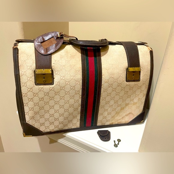 Gucci Handbags - Very Vintage Gucci Double Lock Accordian style Briefcase w/keys